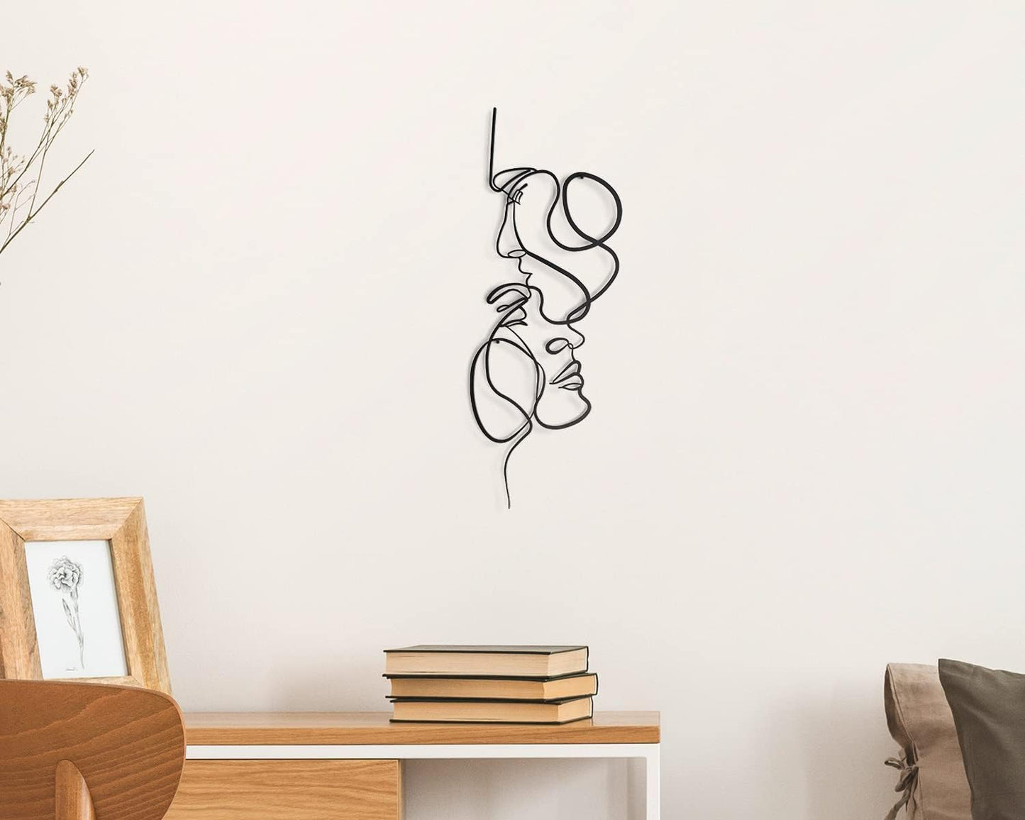 Metal Wall Art for Bedroom Minimalist Design Wall Sculptures Decor Lovers Kissing Line Artwork Home Living Room Bathroom Decorative (Black, 7" X 20")